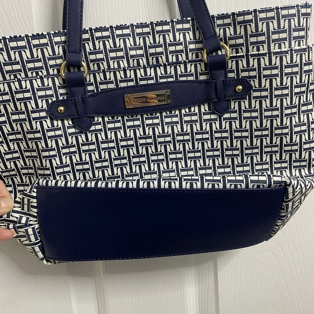 TOMMY HILFIGER Handbag Tote‎ Purse Blue/white With Silver Accent Pockets